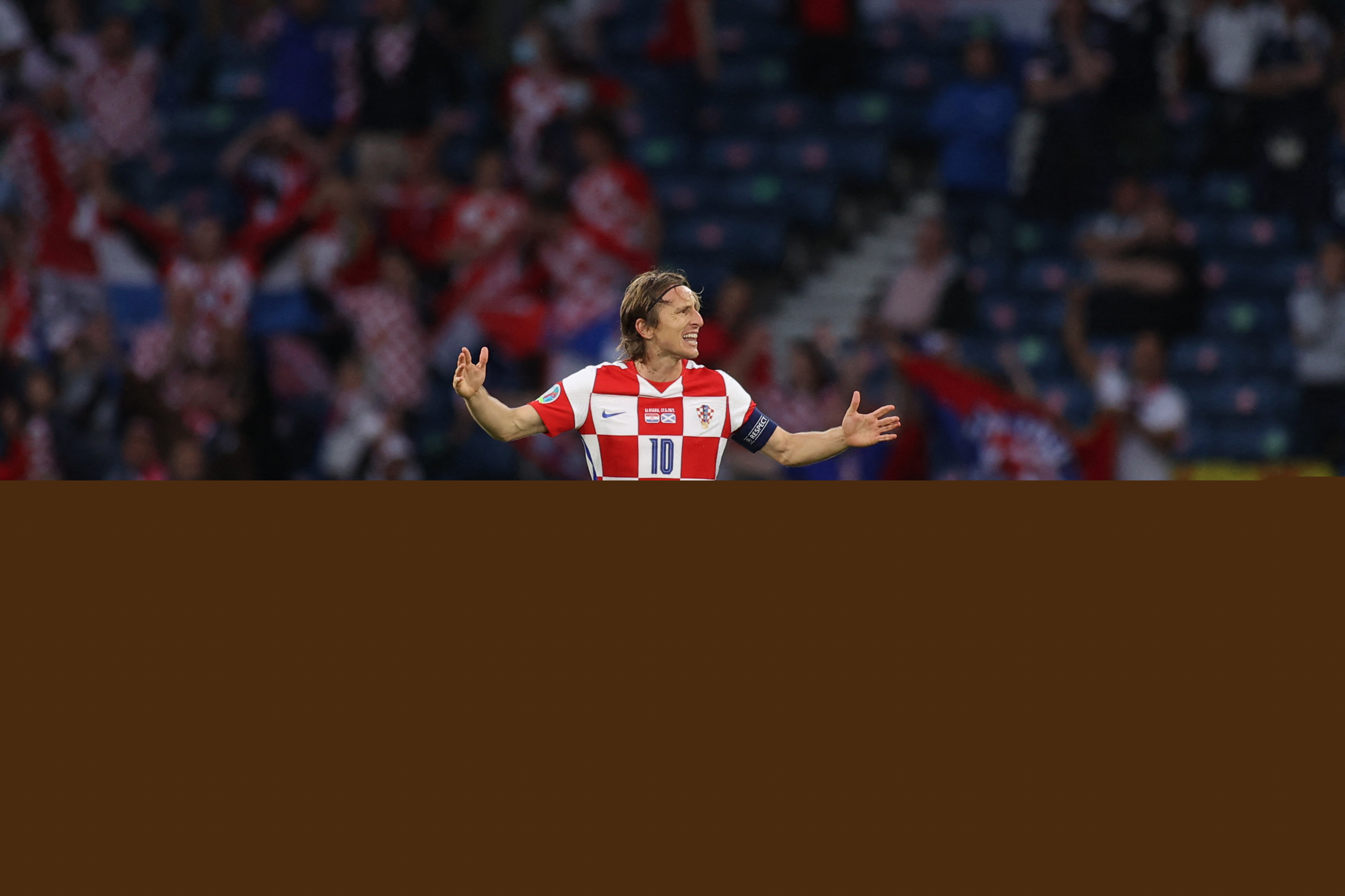 中超-阿奇姆彭破门被吹 亚泰0-0河南成功保级